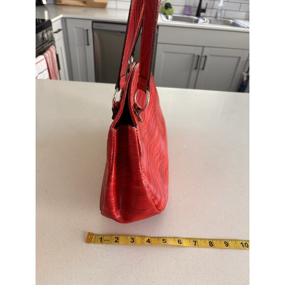 Abaco Paris Textured Oval Red Shoulder Bag - Picture 3 of 13